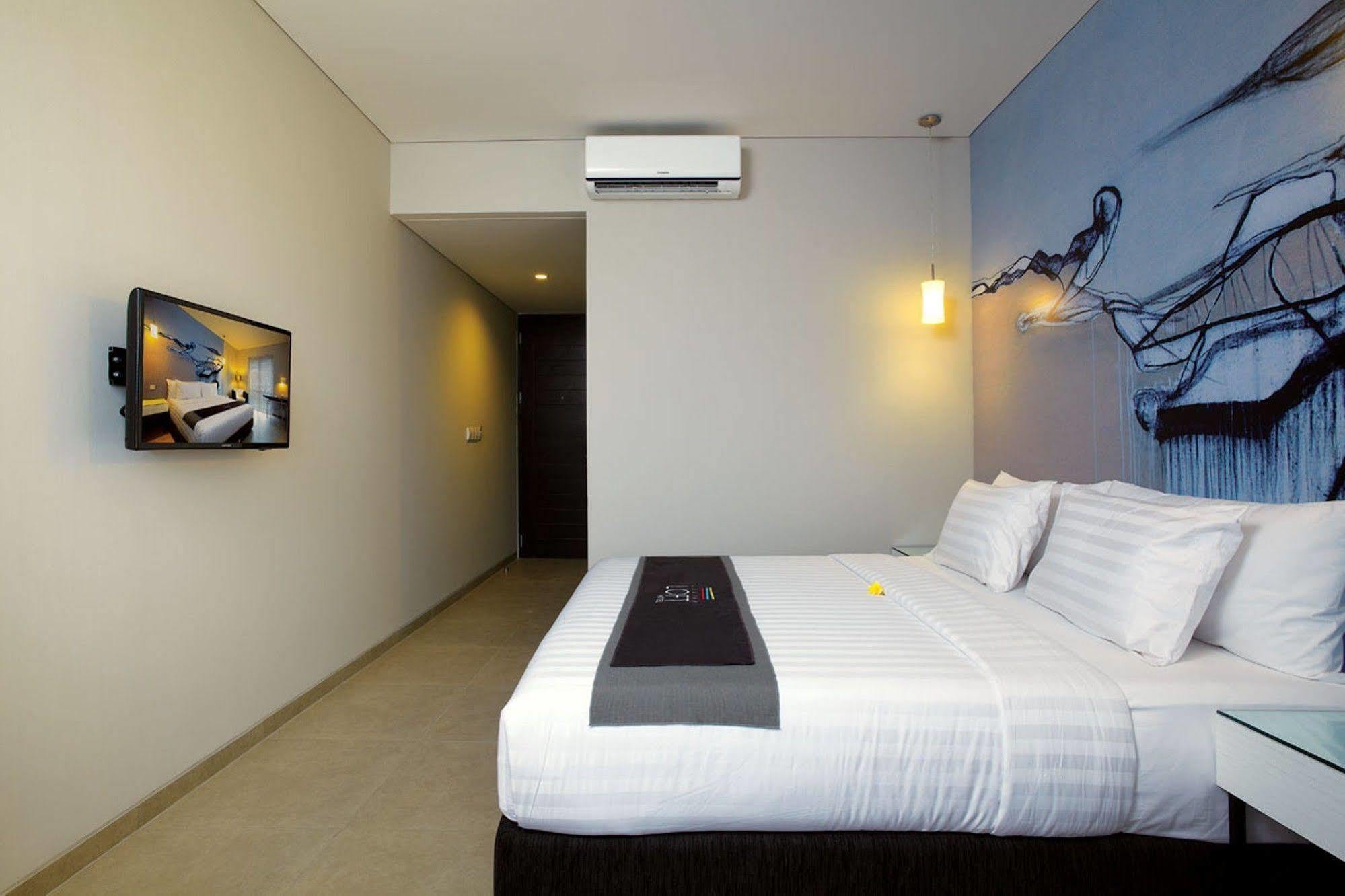 Loft Legian Hotel Bali Exterior photo